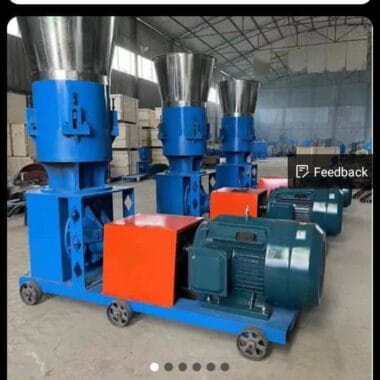 Broyeur et hacheur de paille pour alimentation animale - Machine multifonctionnelle